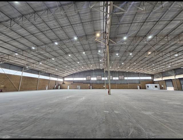 4,286M² WAREHOUSE TO LET IN LONGMEADOW